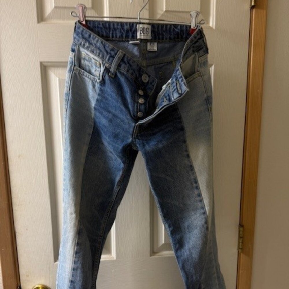 URBAN OUTFITERS BDG Jessye Straight Leg Jeans W24